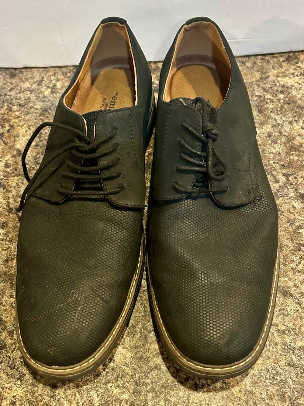 Men's Black Textured Lace-Up Dress Shoe